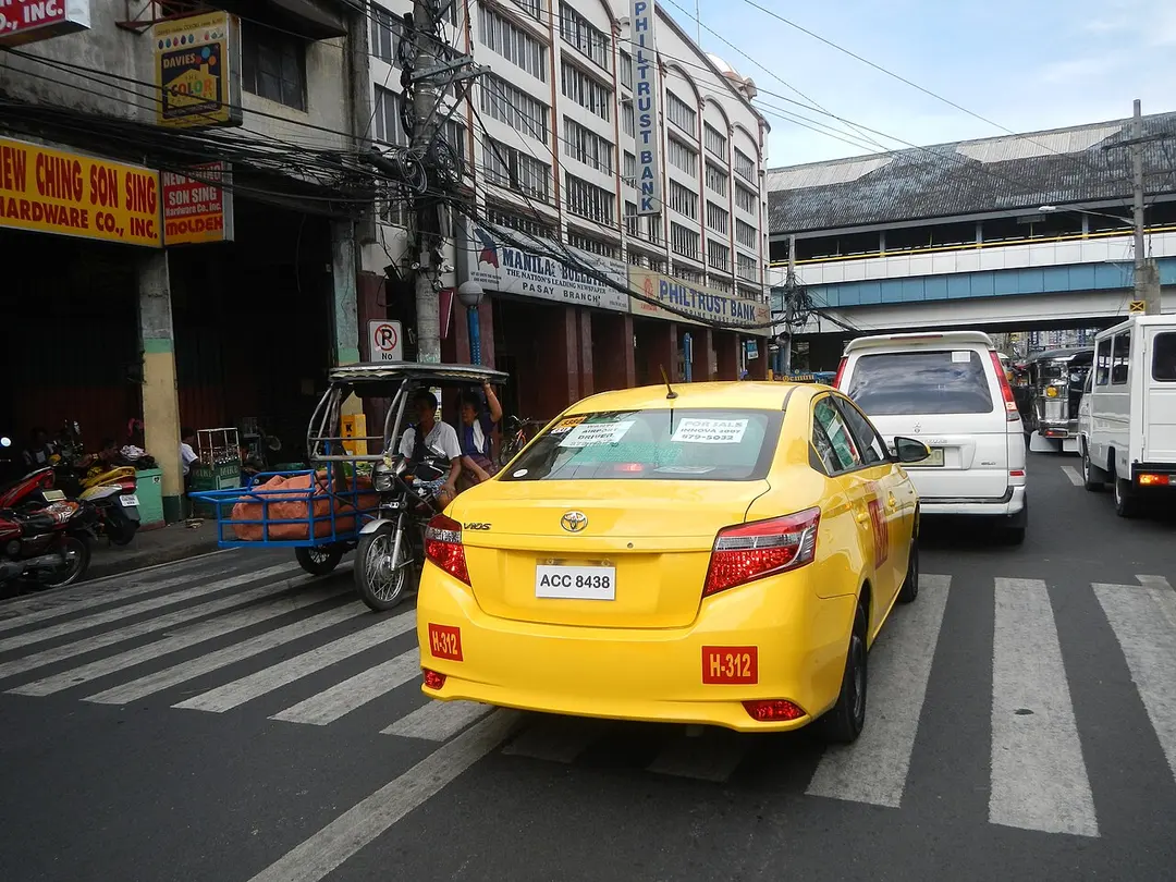 Arnaiz Avenue