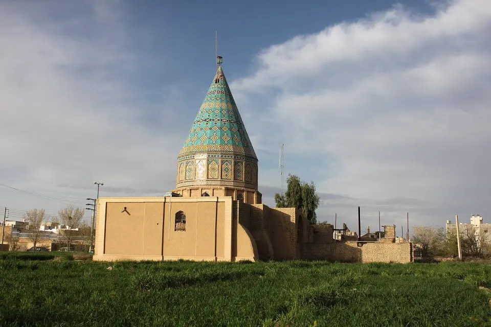 Piruz Nahavandi Mausoleum