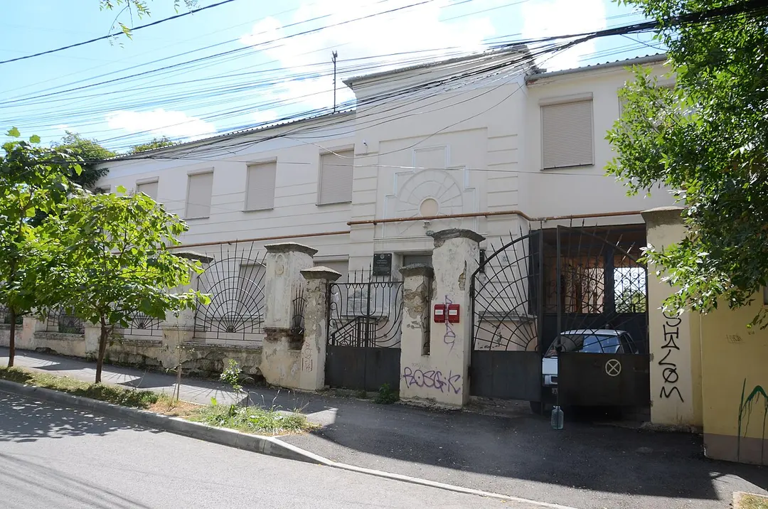 Sergeyev-Tsensky St., 61