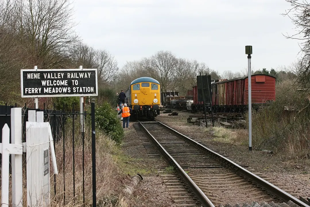 Ferry Meadows railway station
