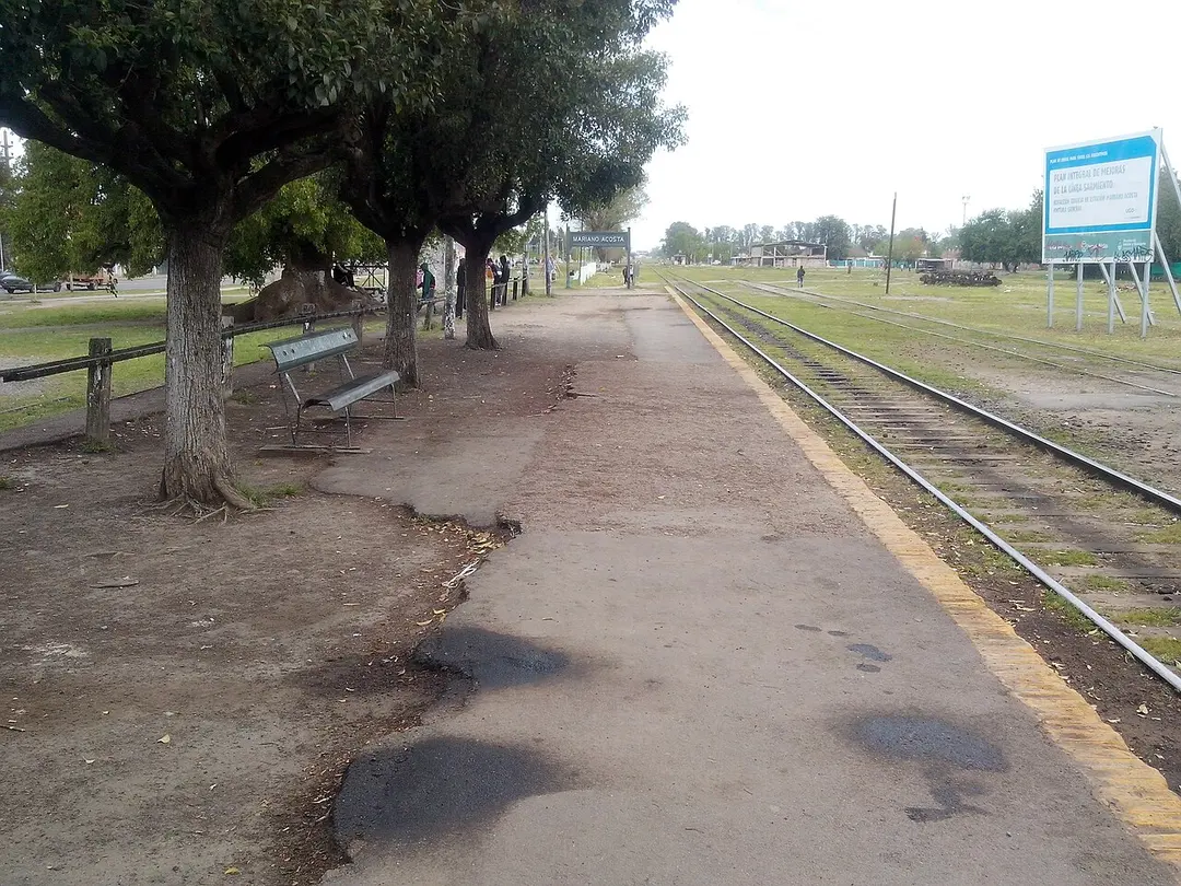 Mariano Acosta train station