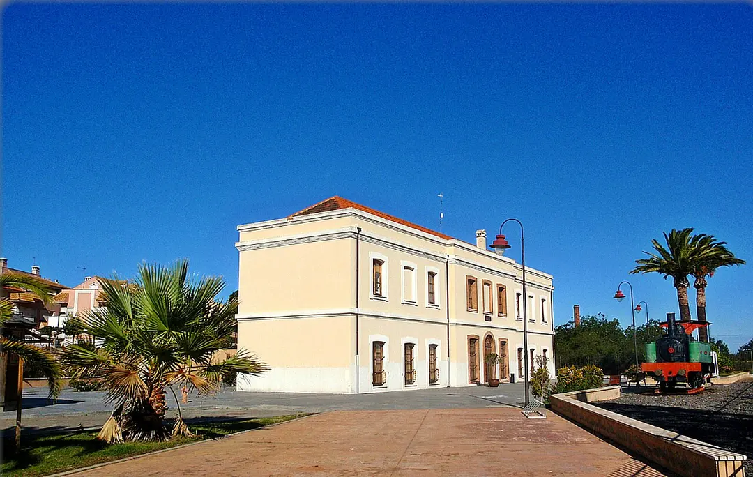 Corrales railway station