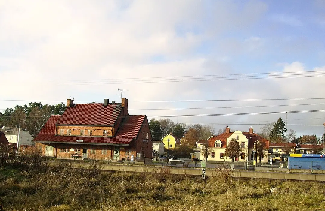 Vagnhärad railway station