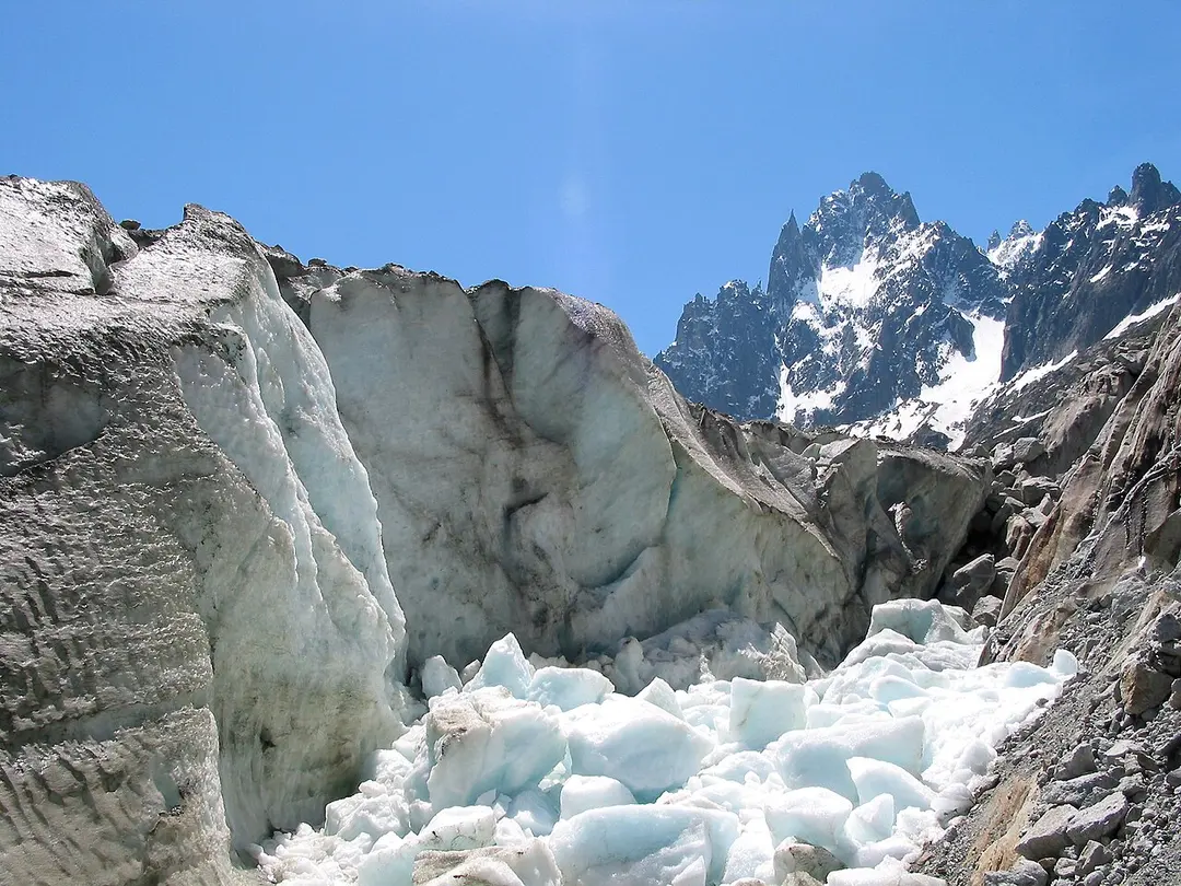 Aiguille des Grands Charmoz