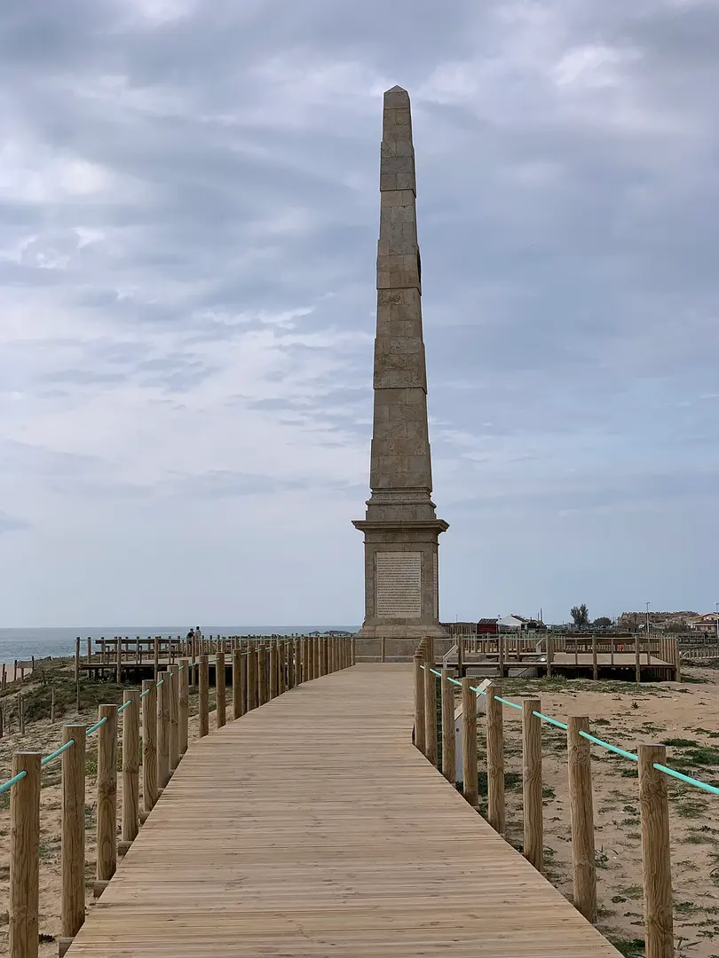Obelisco da Memória