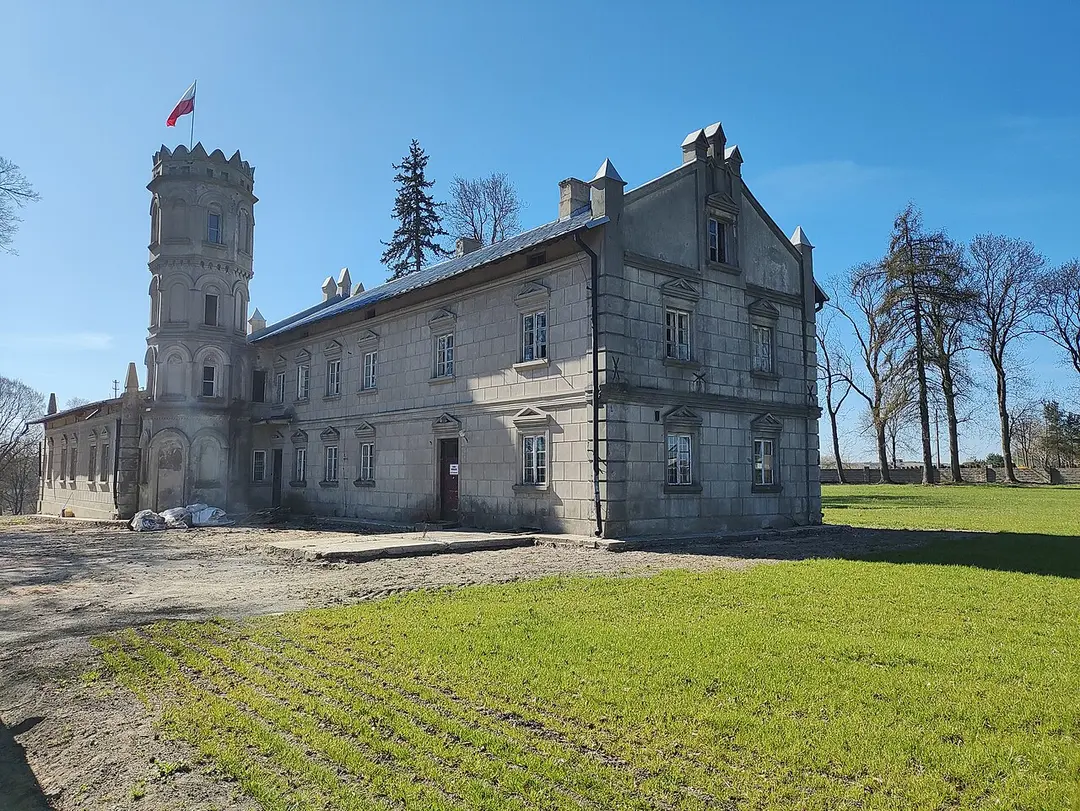 Pałac w Kłobukowicach