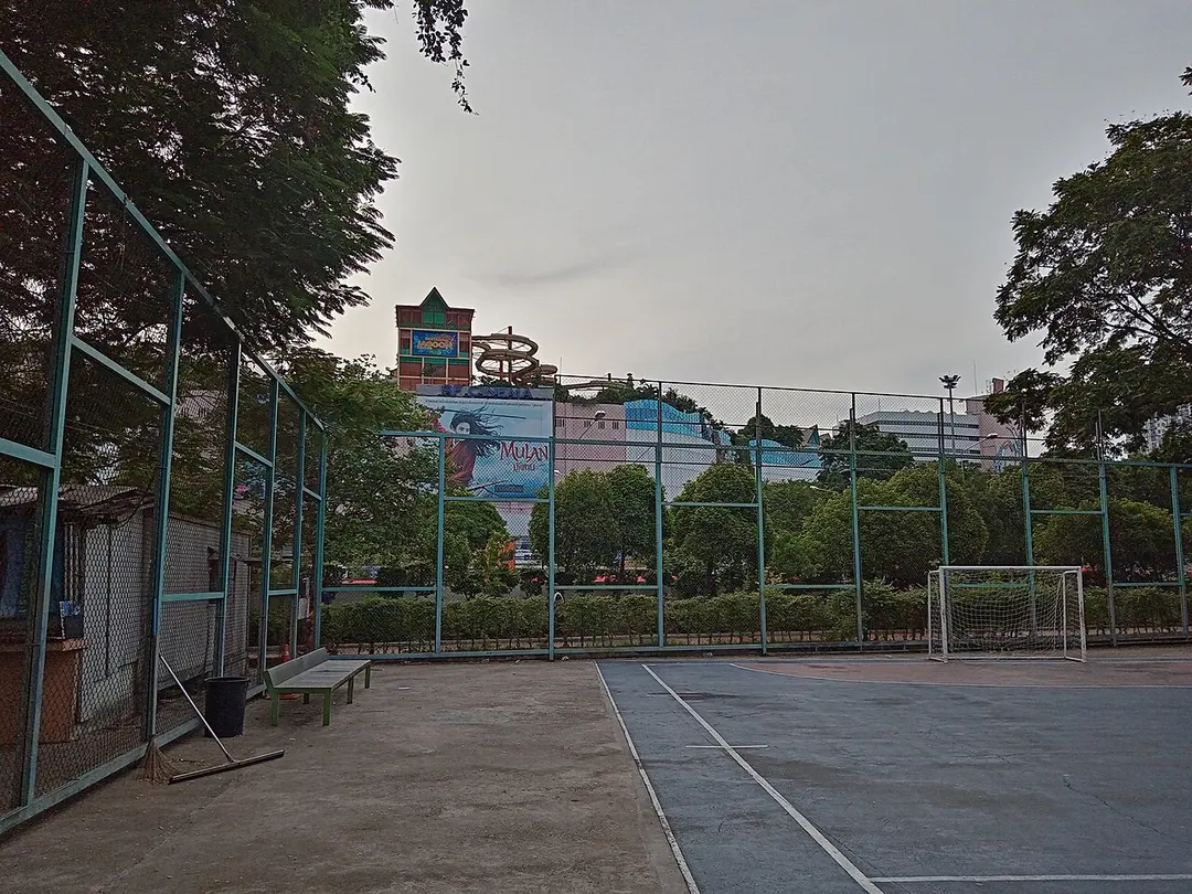 Phet Kanchanarom Park