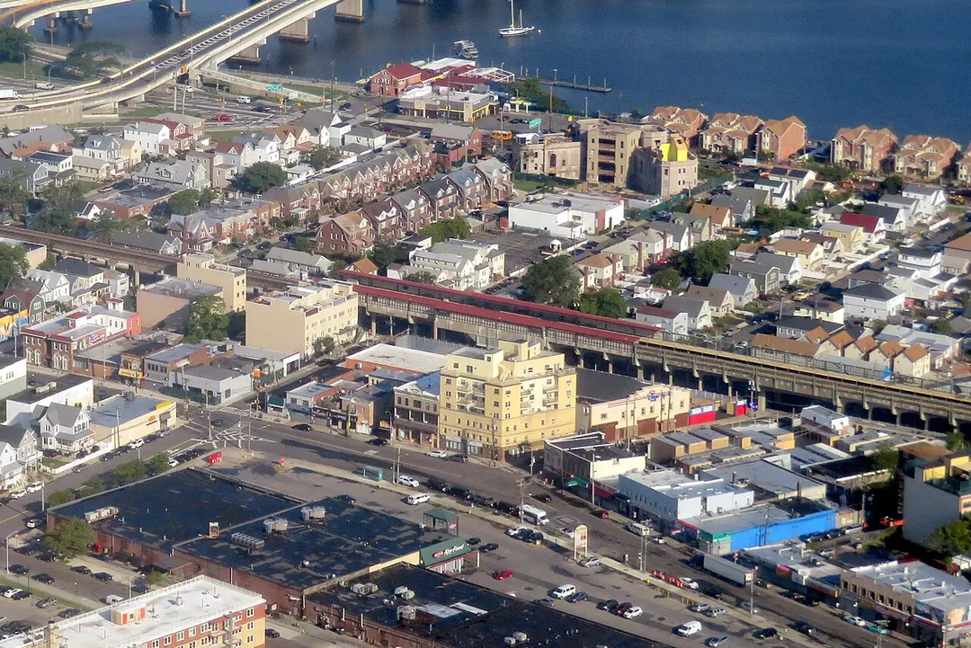 Beach 90th Street