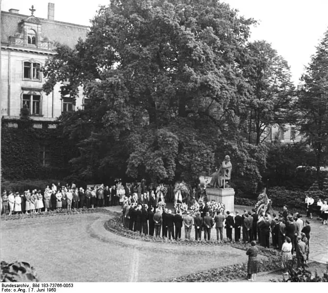 Robert-Schumann-Denkmal