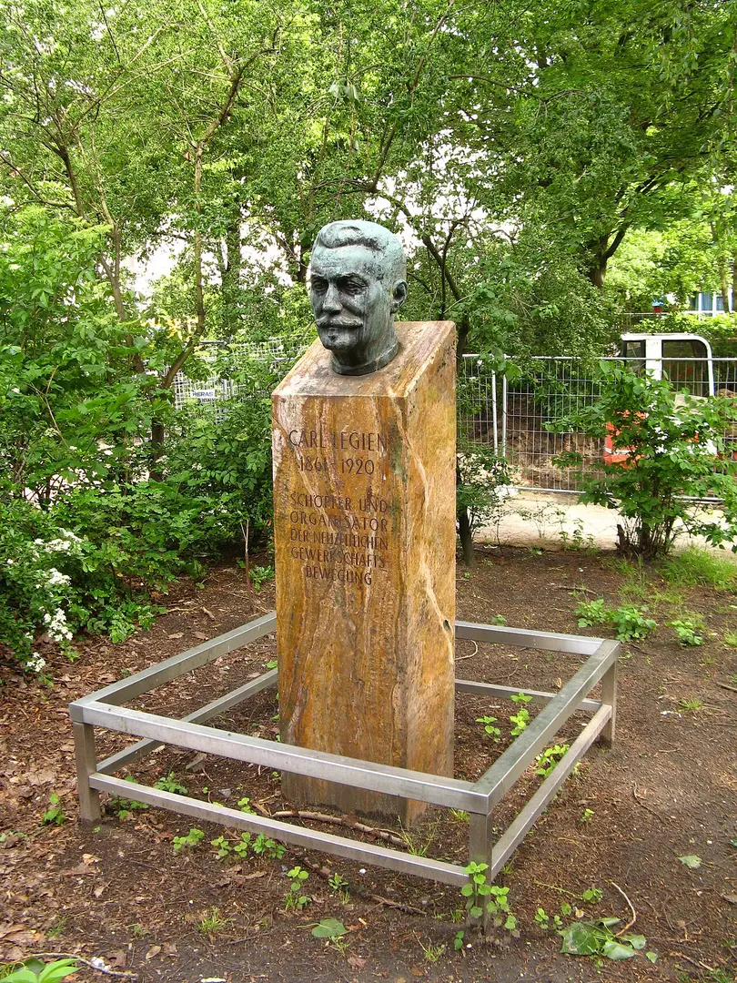 Büste Carl Legien