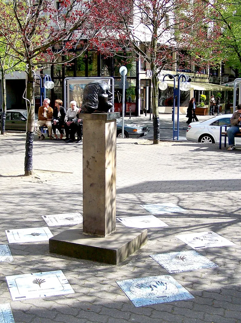 Claire-Waldoff-Denkmal