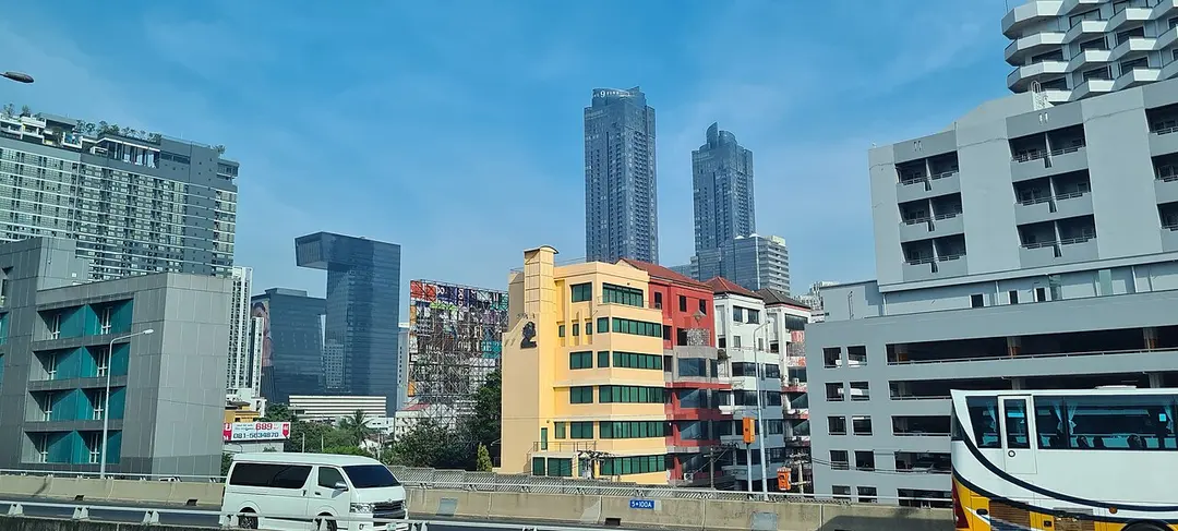 Thanon Rama IX