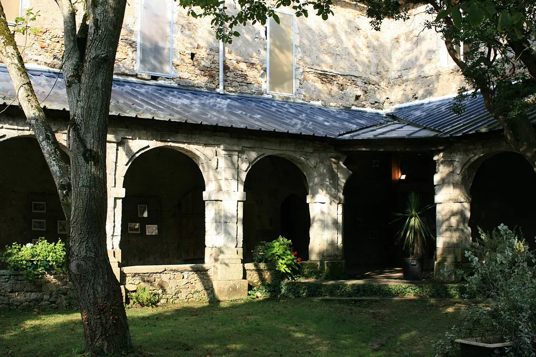 Abbatiale Notre-Dame de Blanche-Couronne