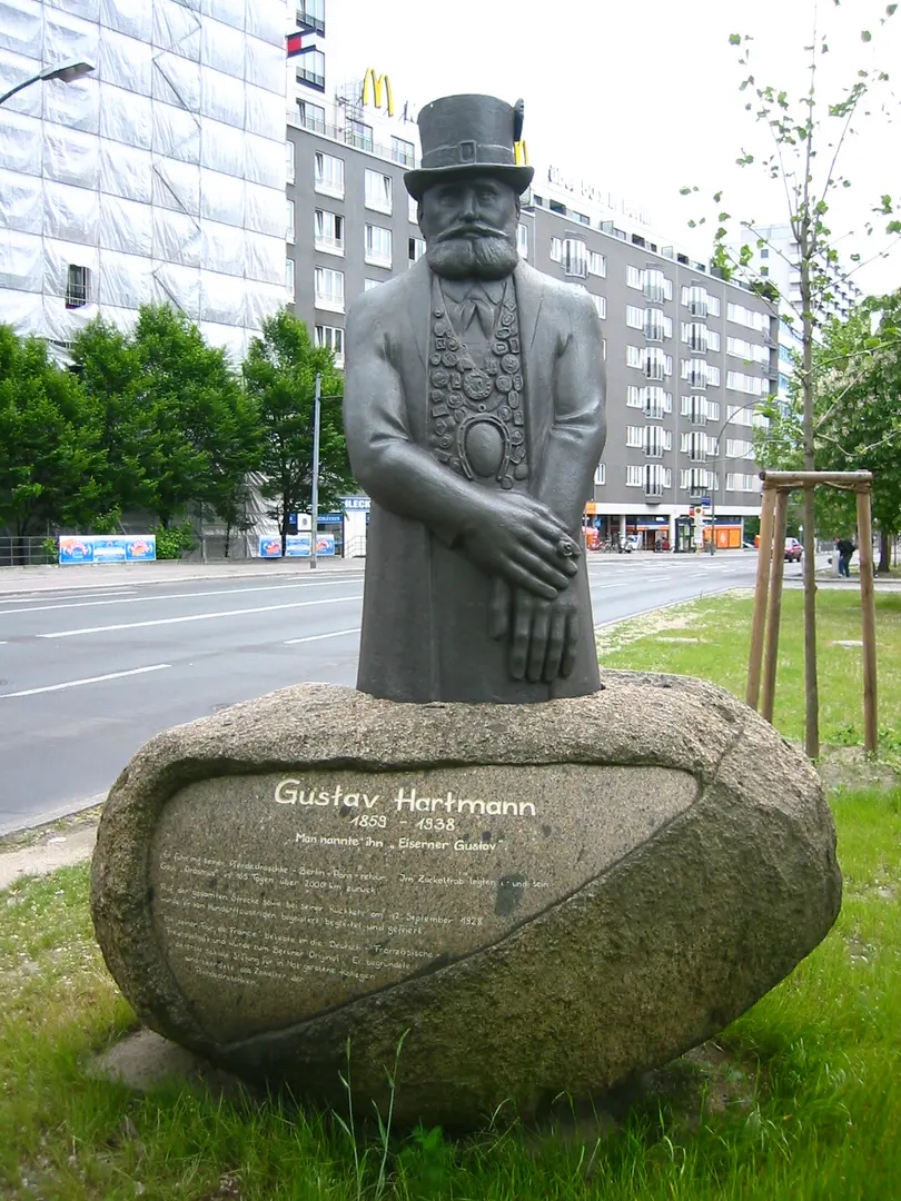 Gustav Hartmann memorial