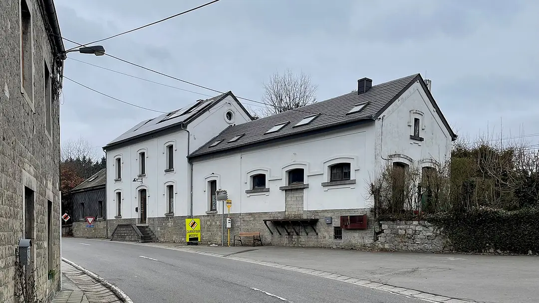 Leignon railway station