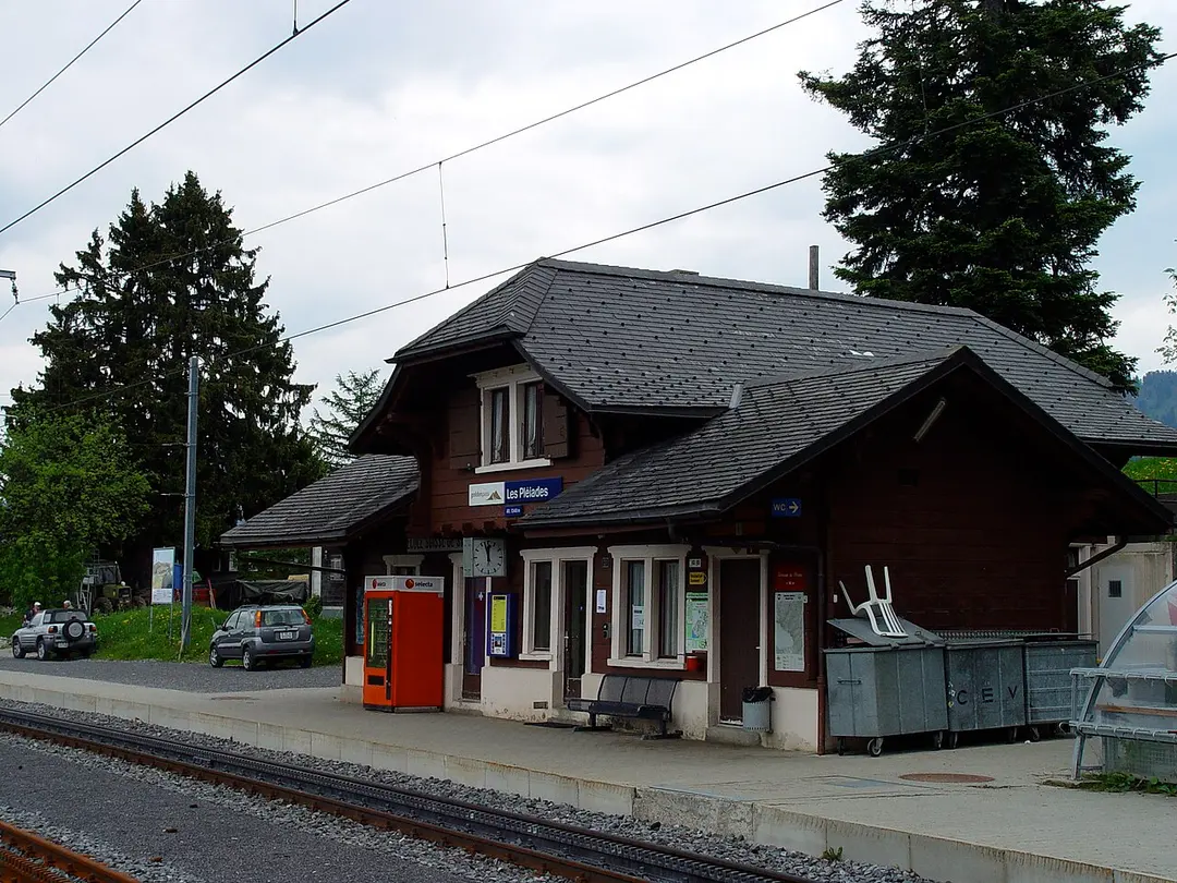 Les Pléiades railway station