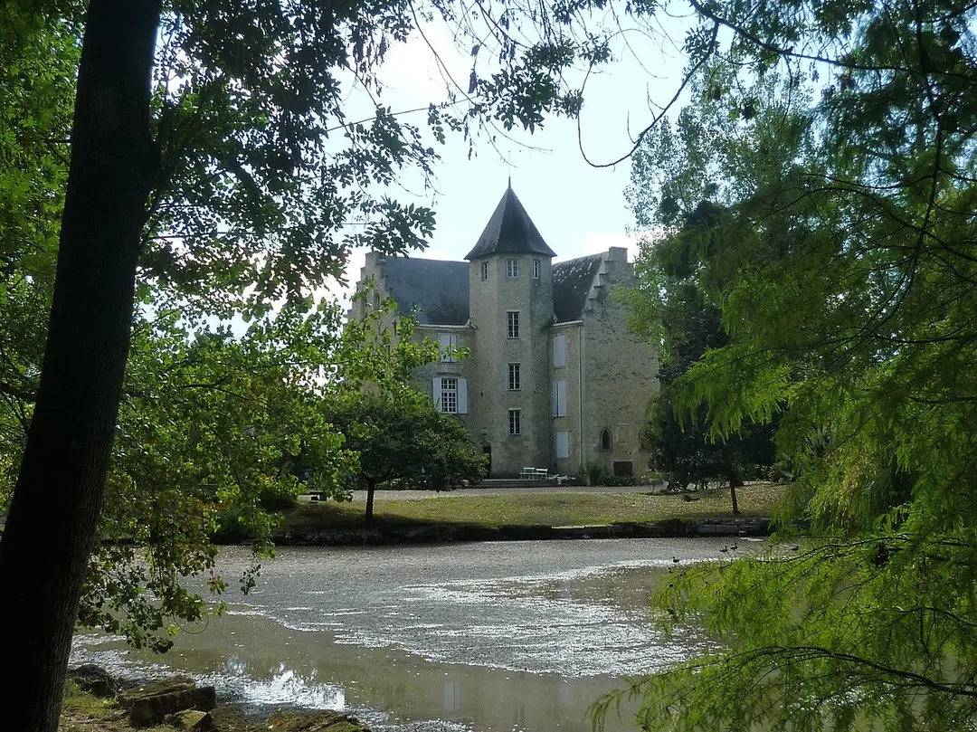 Château de Francs