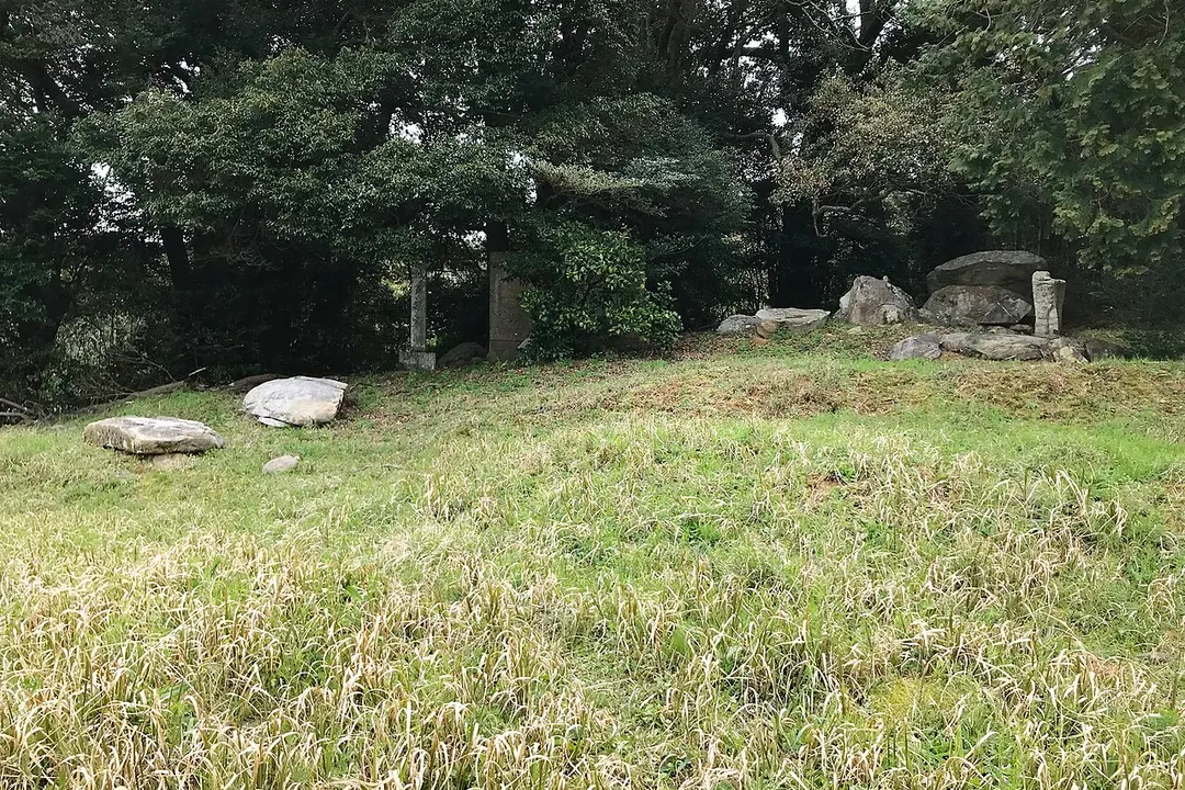 葉山尻支石墓群