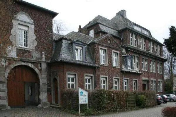Ehem. Burg (Ursulinen Kloster)