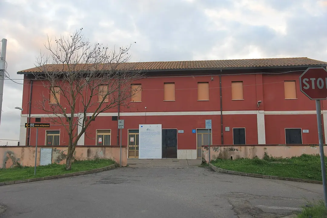 Solarussa railway station