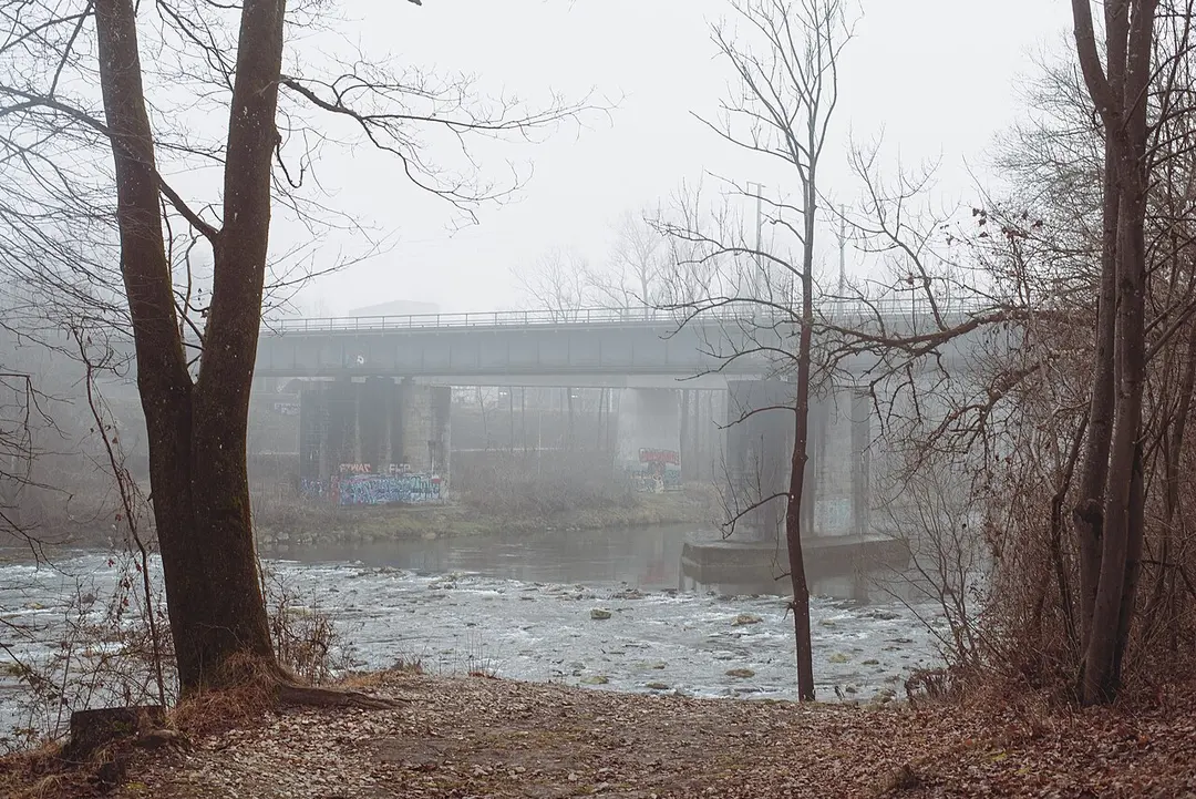 Föhringer Eisenbahnbrücke