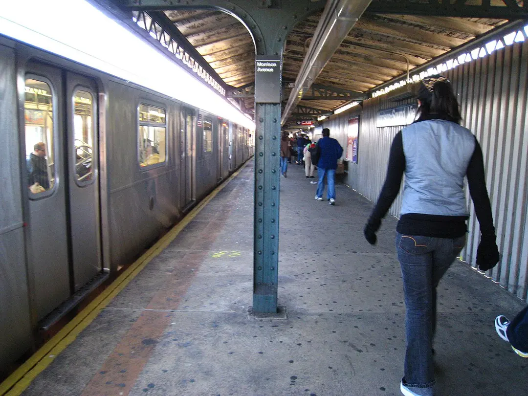 Morrison Avenue–Soundview