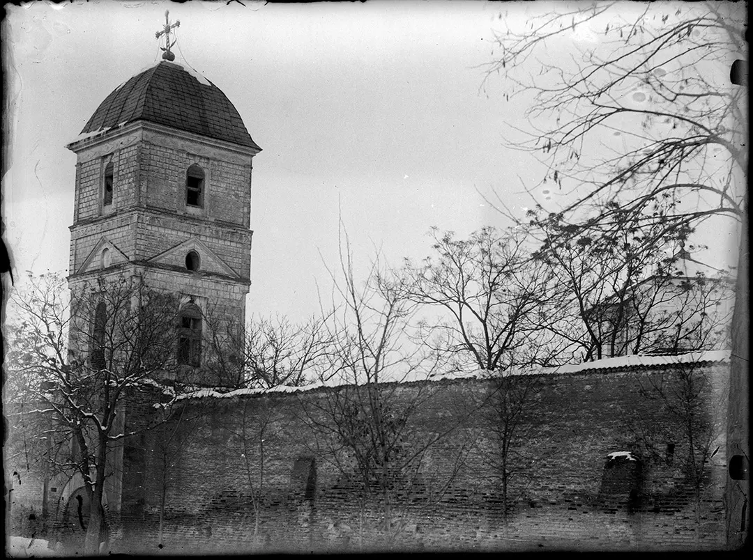 Sfinții Voievozi Monastery