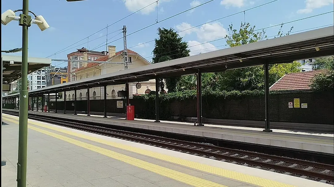 Maltepe railway station