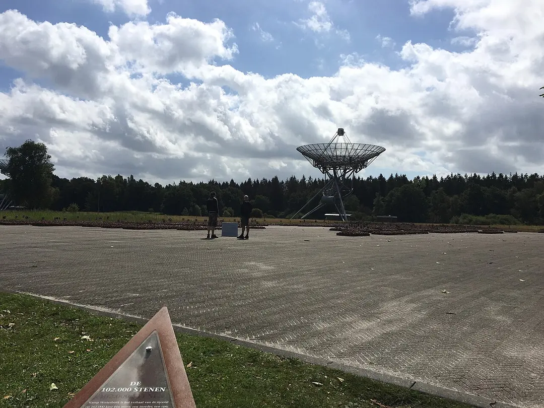 Monument van de 102.000 Stenen
