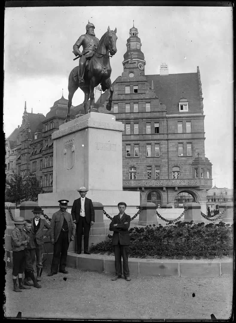 Place Raymond-Mondon