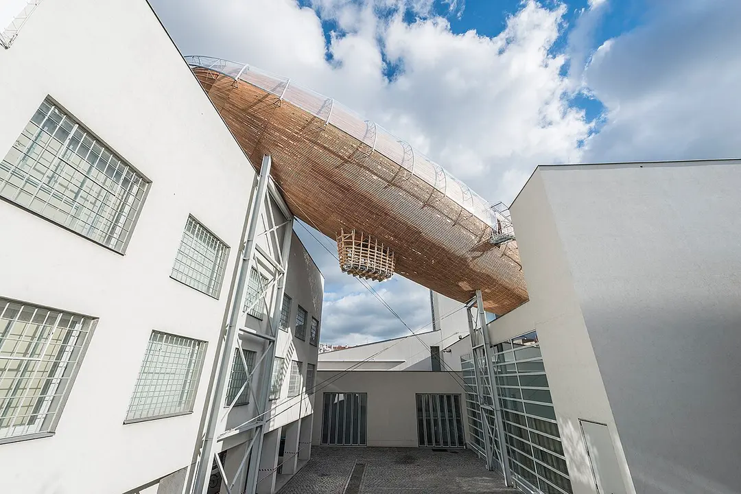 Gulliver Airship