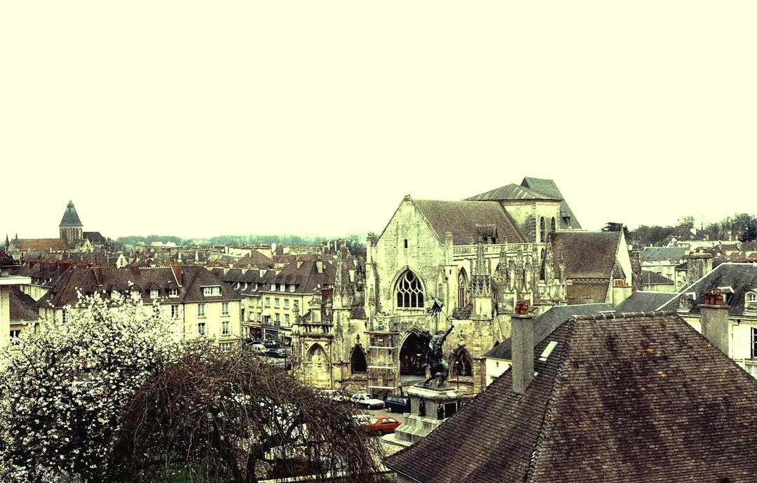 Sainte-Trinité (Falaise)
