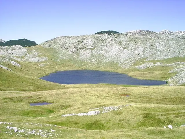 Štirinsko Lake