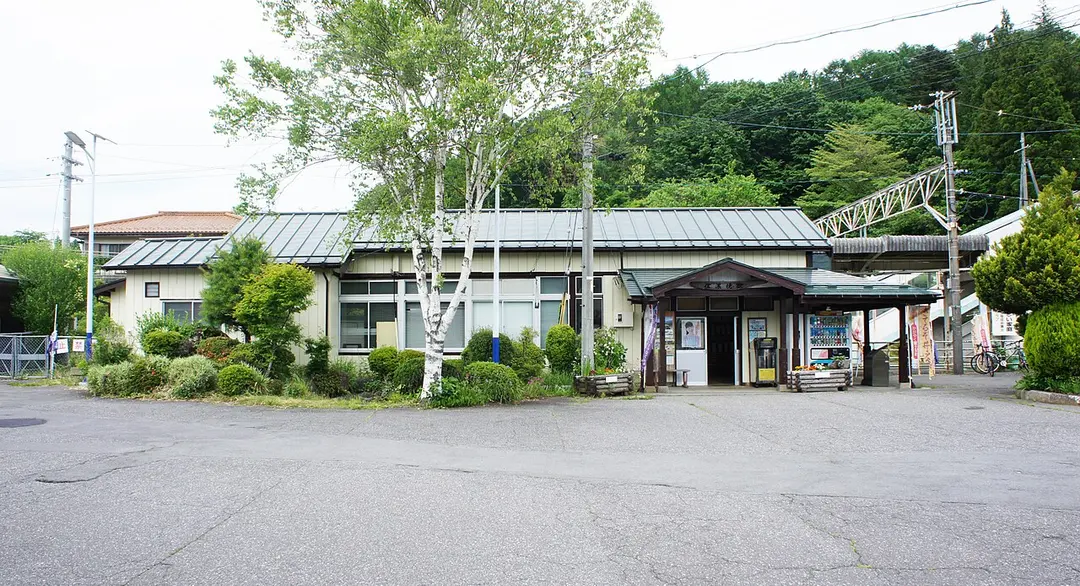 Shinano-Sakai Station