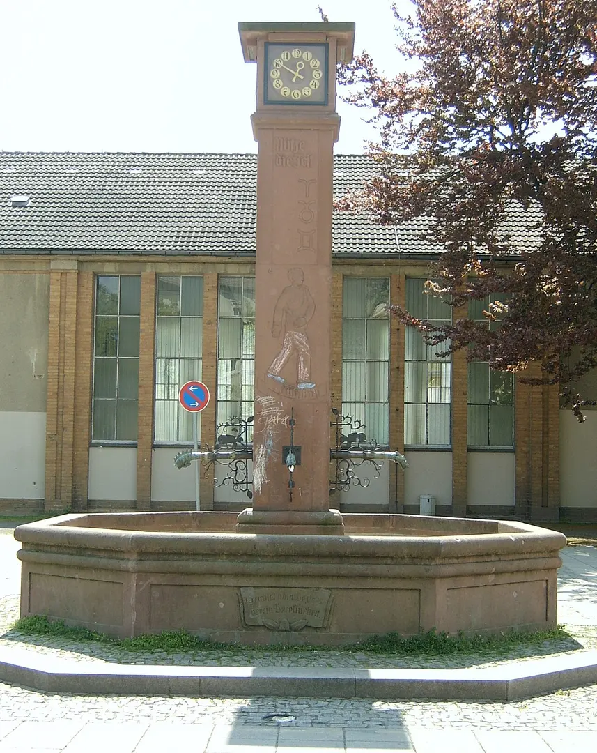 Uhren- oder Jahreszeitenbrunnen