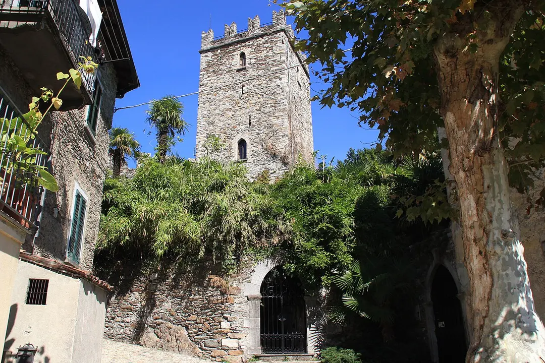 Castello di Rezzonico