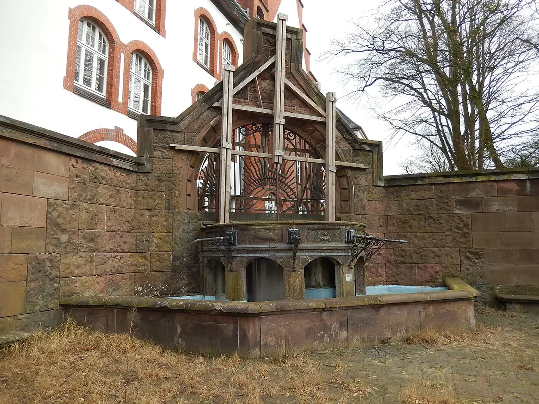 Alter Rathausplatz-Brunnen