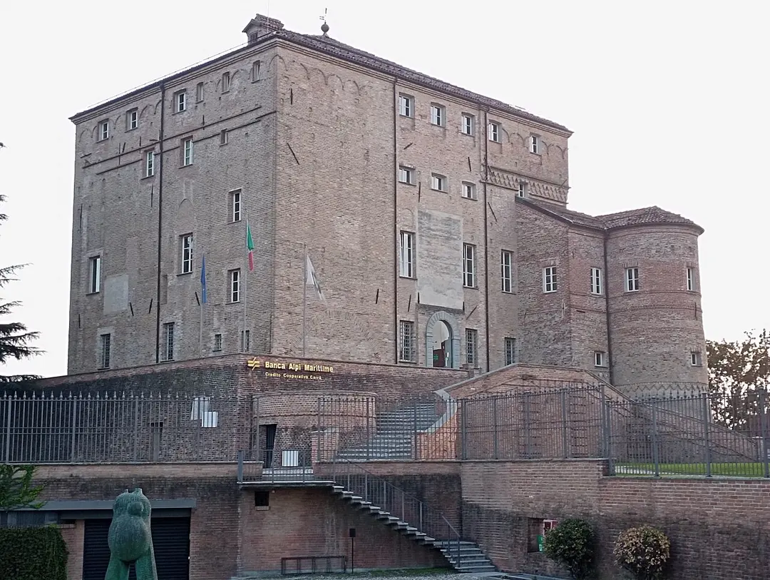 Castello di Carrù