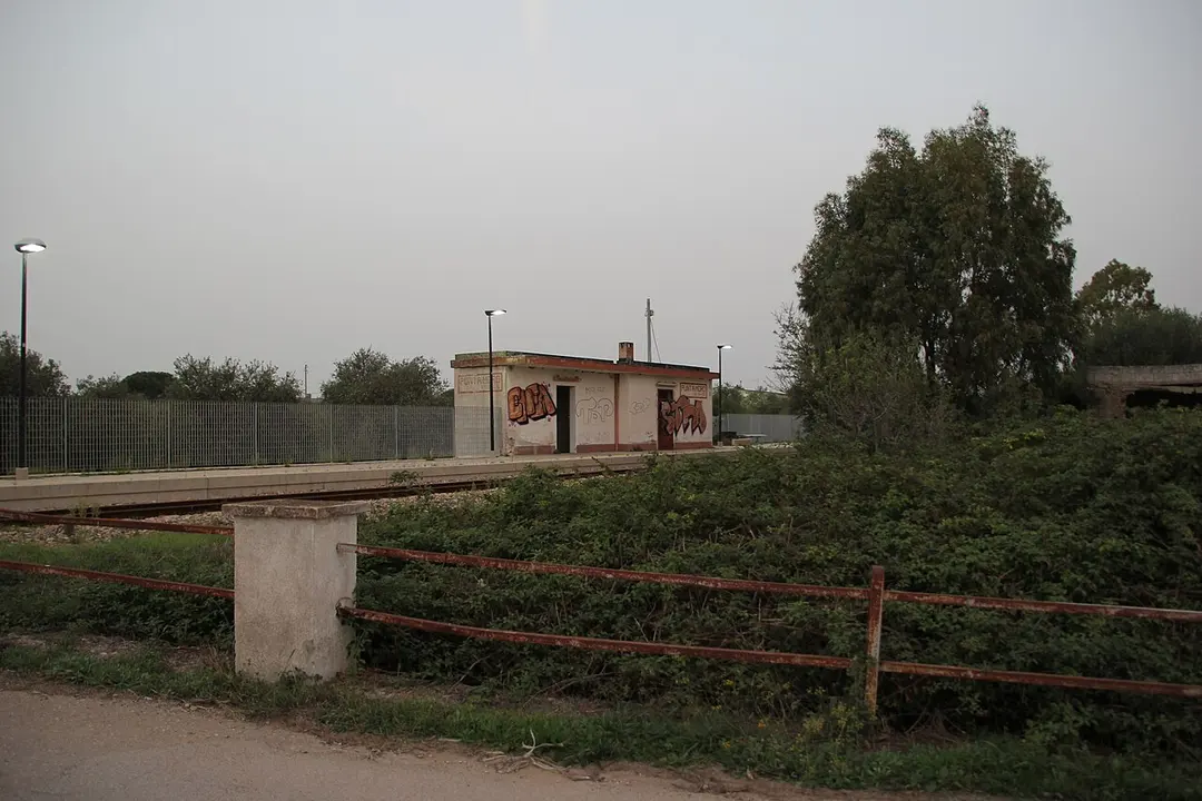 Punta Moro railway station