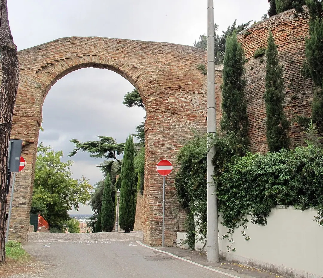 Porta Montanara