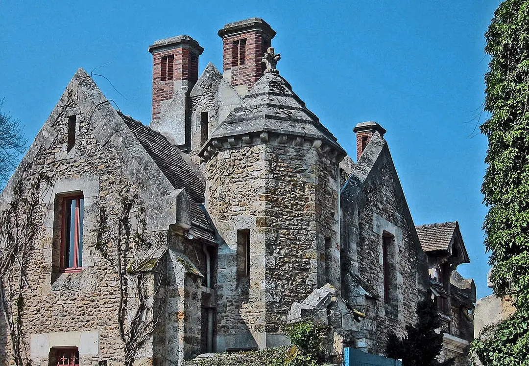 Domaine de l'ancienne abbaye des Vaux de Cernay (également sur commune de Auffargis)