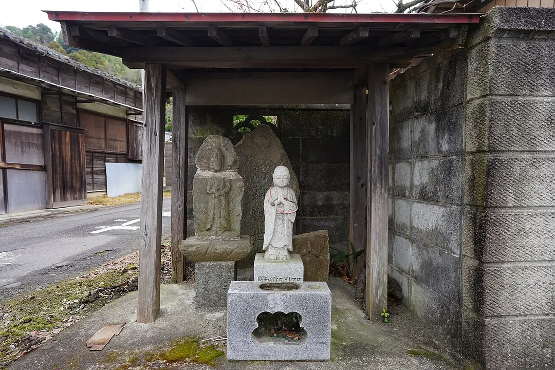 長幡部神社