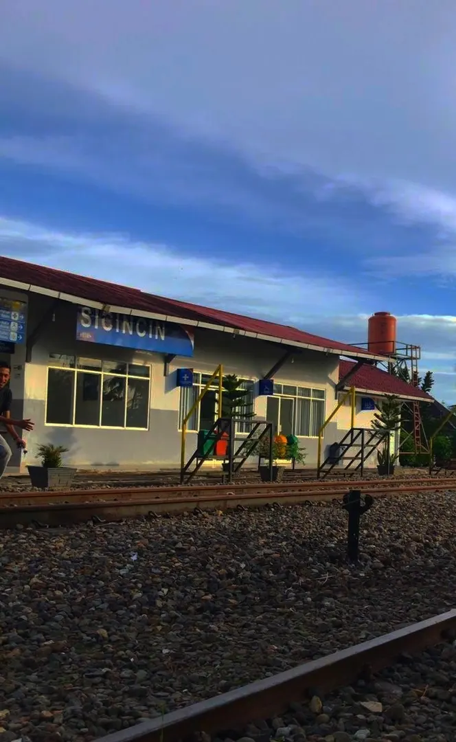 Sicincin railway station