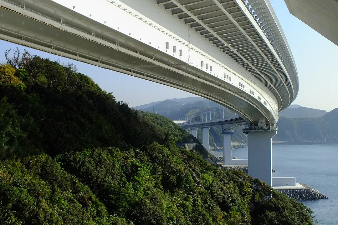 神戸淡路鳴門自動車道