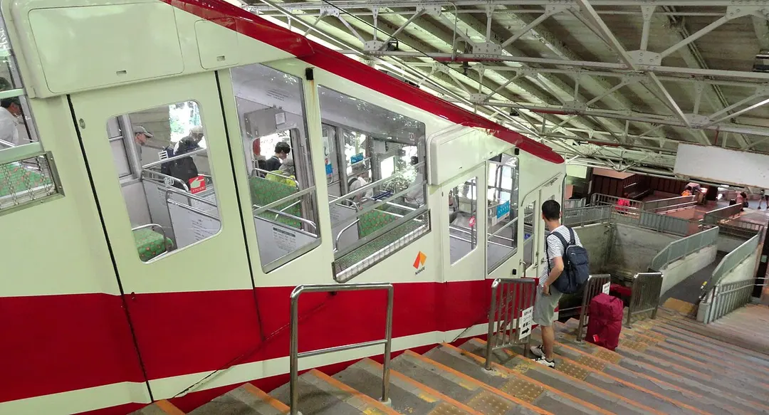 Bahnhof Gokurakubashi