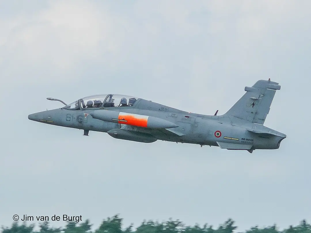 Avioneta Aermacchi MB-339A FAP-486