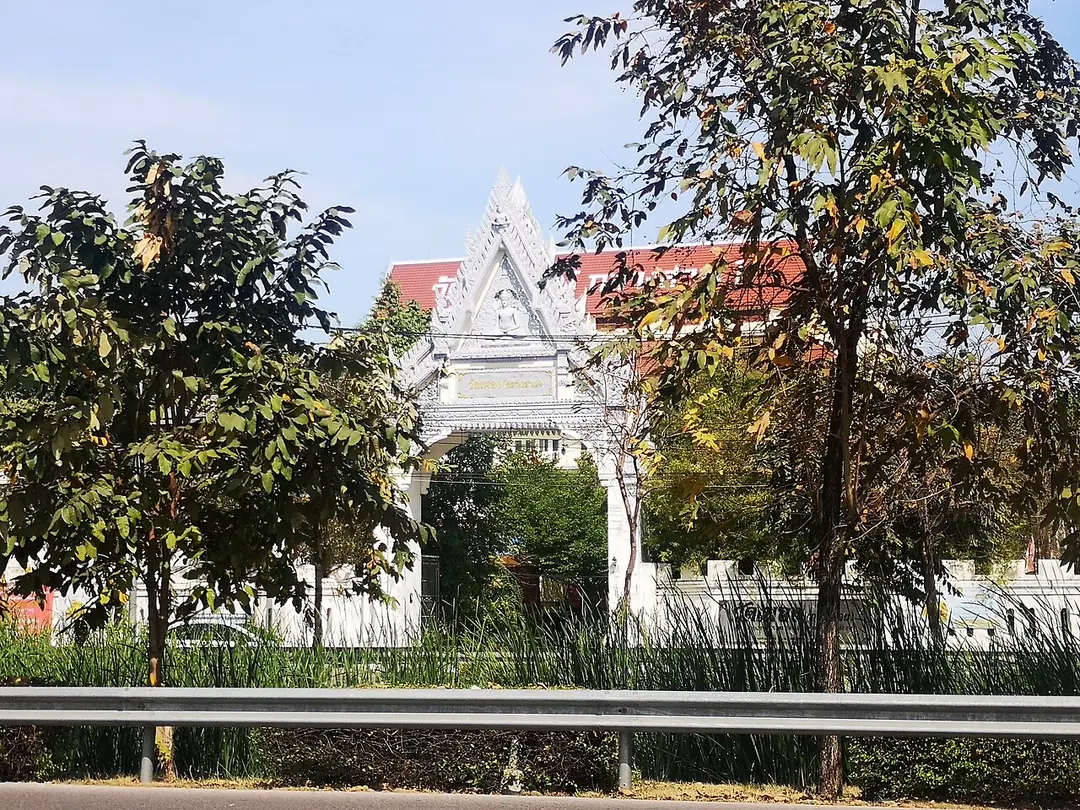 Wat Phleng (Klang Suan)