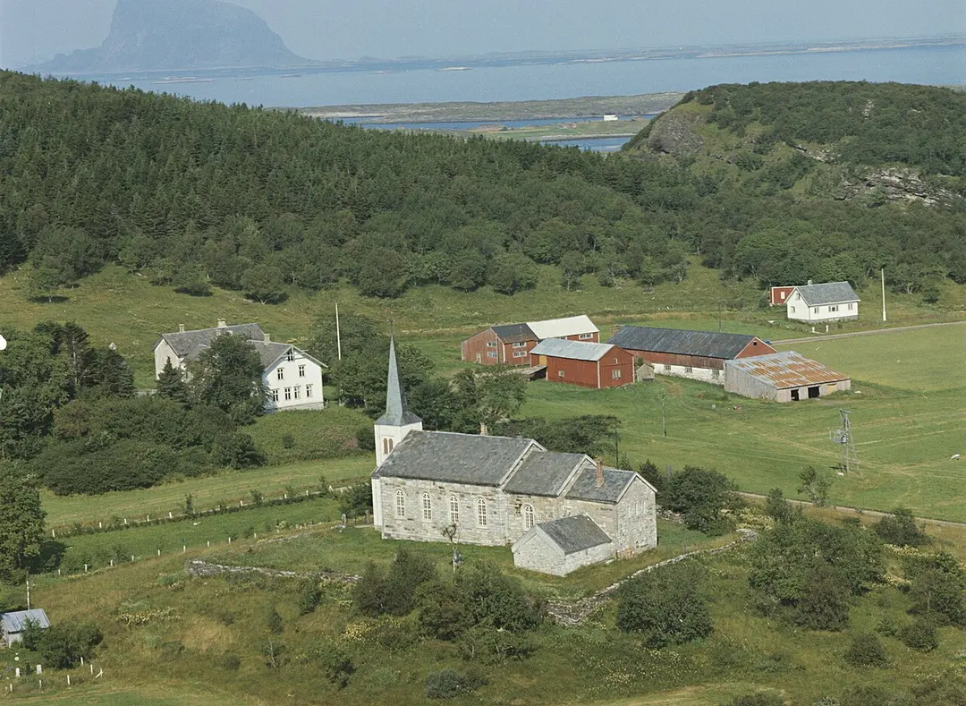 Dønnes Church