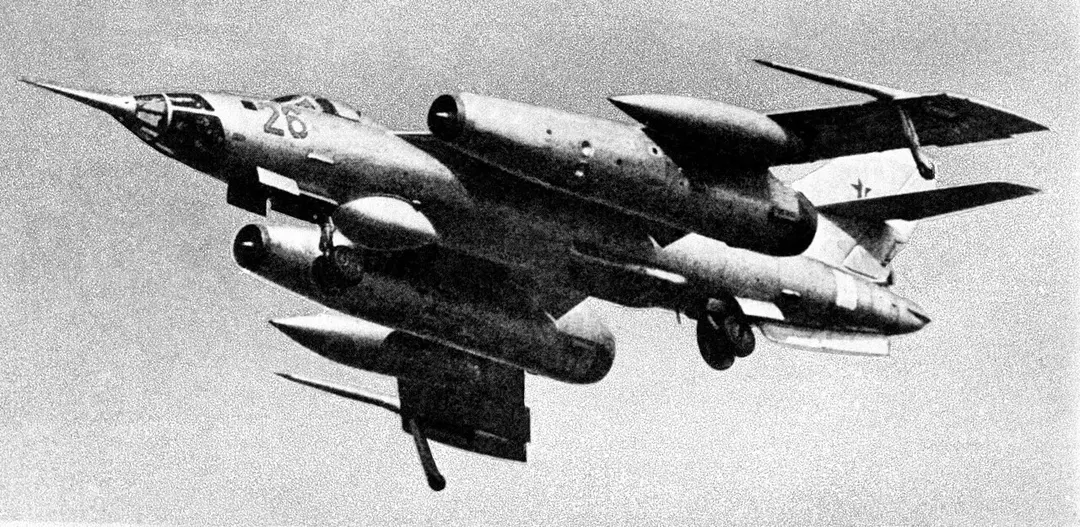 Як-28Л