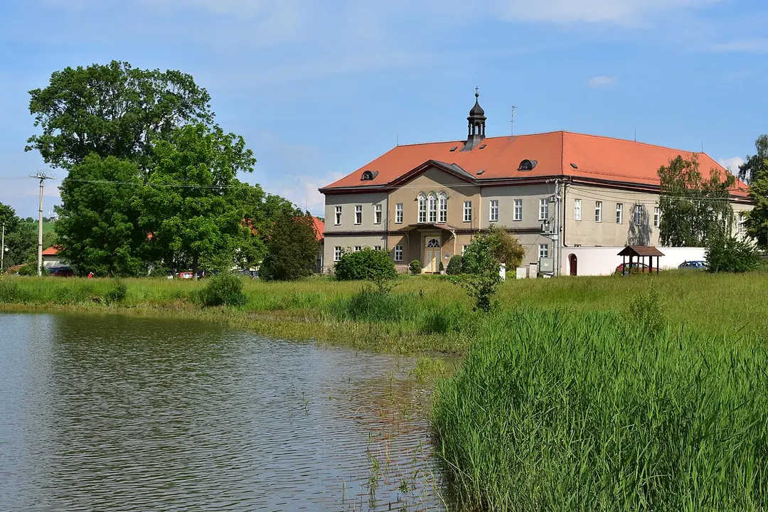 Zámek Víceměřice